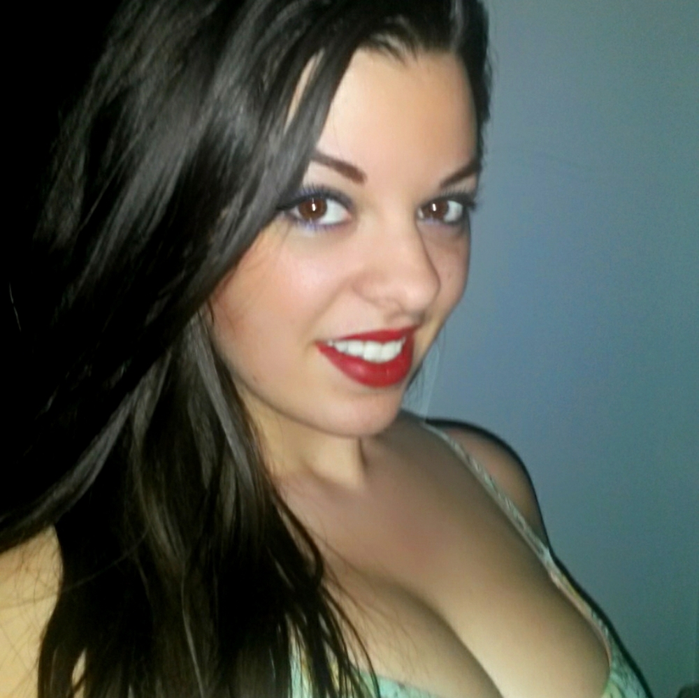 Meet your Posher, Caitlin